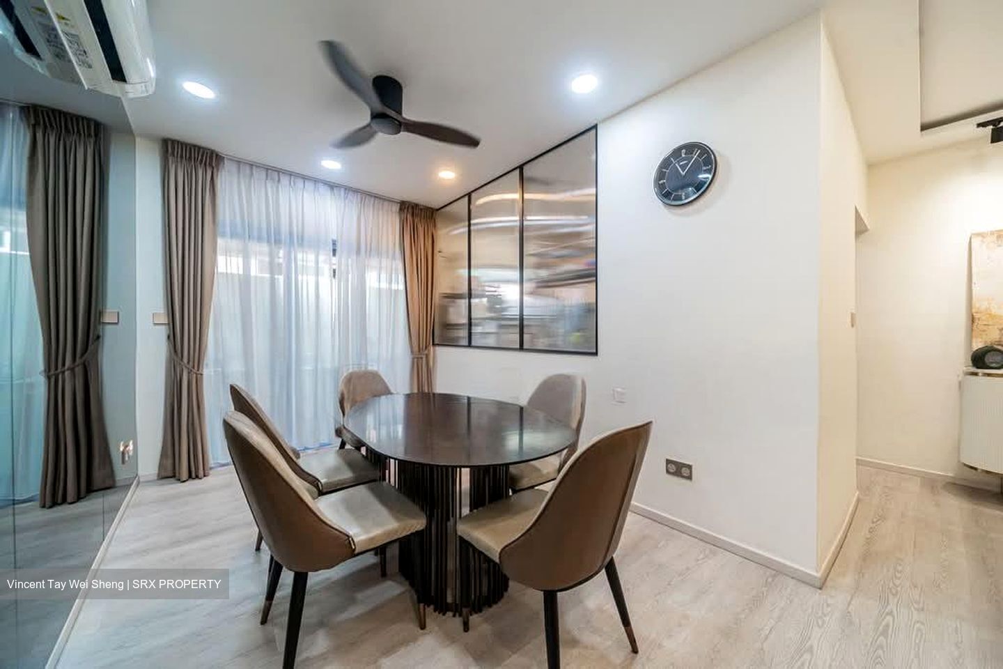 Sixth Avenue (D10), Terrace #531693241